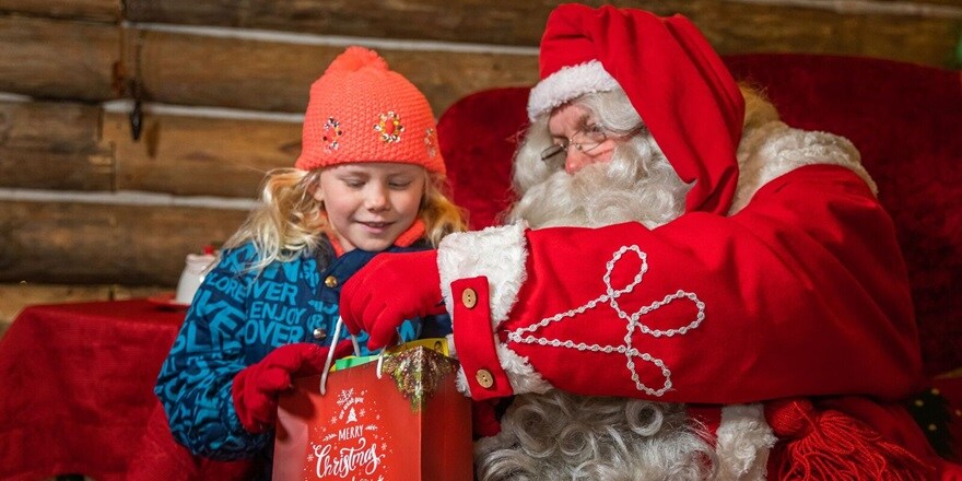 Meet Santa at Christmas Wonderland in Ski Dubai